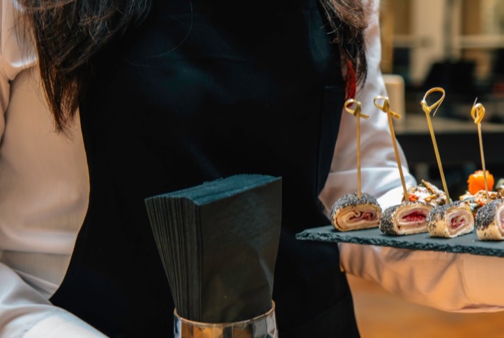 W jaki sposób imprezy firmowe Rzeszów mogą wspierać integrację międzypokoleniową w zespołach?