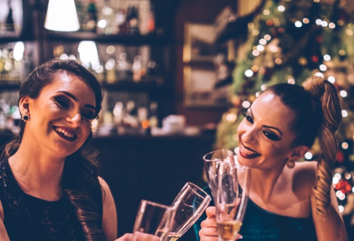 Które formy integracji podczas imprez firmowych w Rzeszowie najskuteczniej łączą różne generacje?