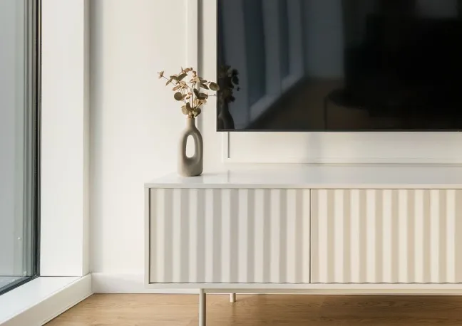 Jakie obciążenia są bezpieczne dla wiszących szafek RTV?