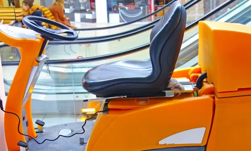 Jak leasing maszyn czyszczących wpływa na decyzje związane z zatrudnieniem, rozwojem usług i przyjmowaniem nowych zleceń?